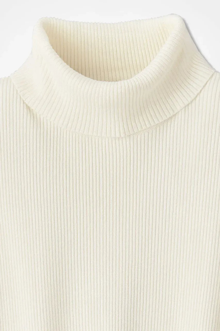 Elbow-Sleeve Ribbed Turtleneck