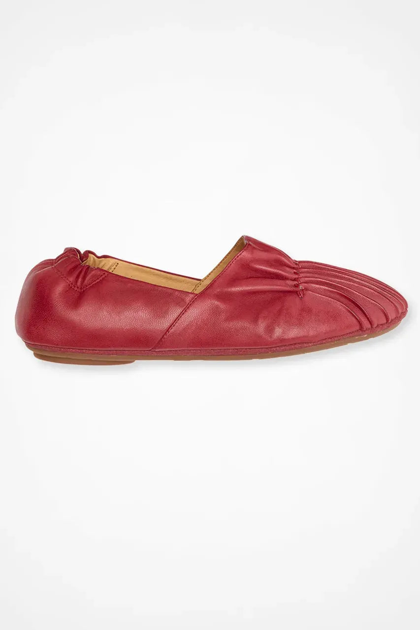 Pintuck Leather Flats by Chocolat BluTM